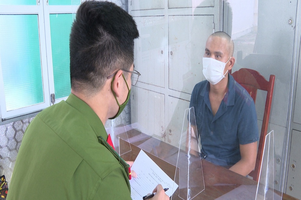 Đầu thú sau khi chỉ đạo đàn em đi giết người - 1 Đầu thú sau khi chỉ đạo đàn em đi giết người - 1