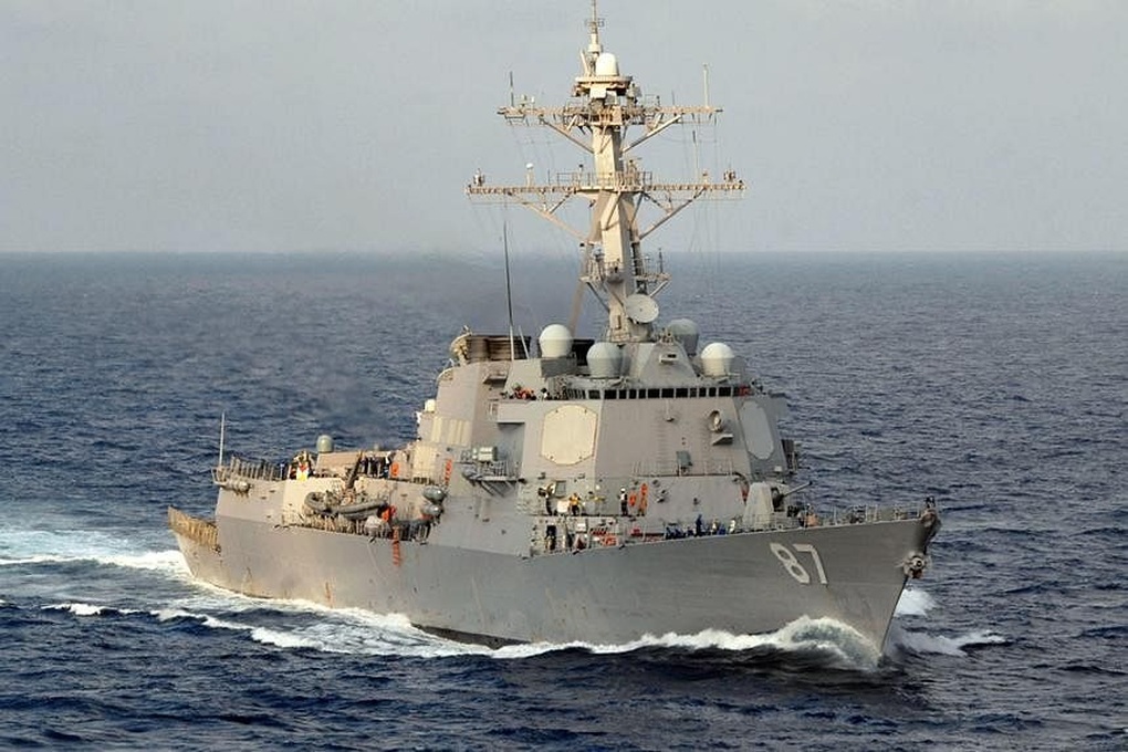 Tàu chiến Mỹ bắn hạ tên lửa của Houthi - 1 Tàu chiến Mỹ bắn hạ tên lửa của Houthi - 1