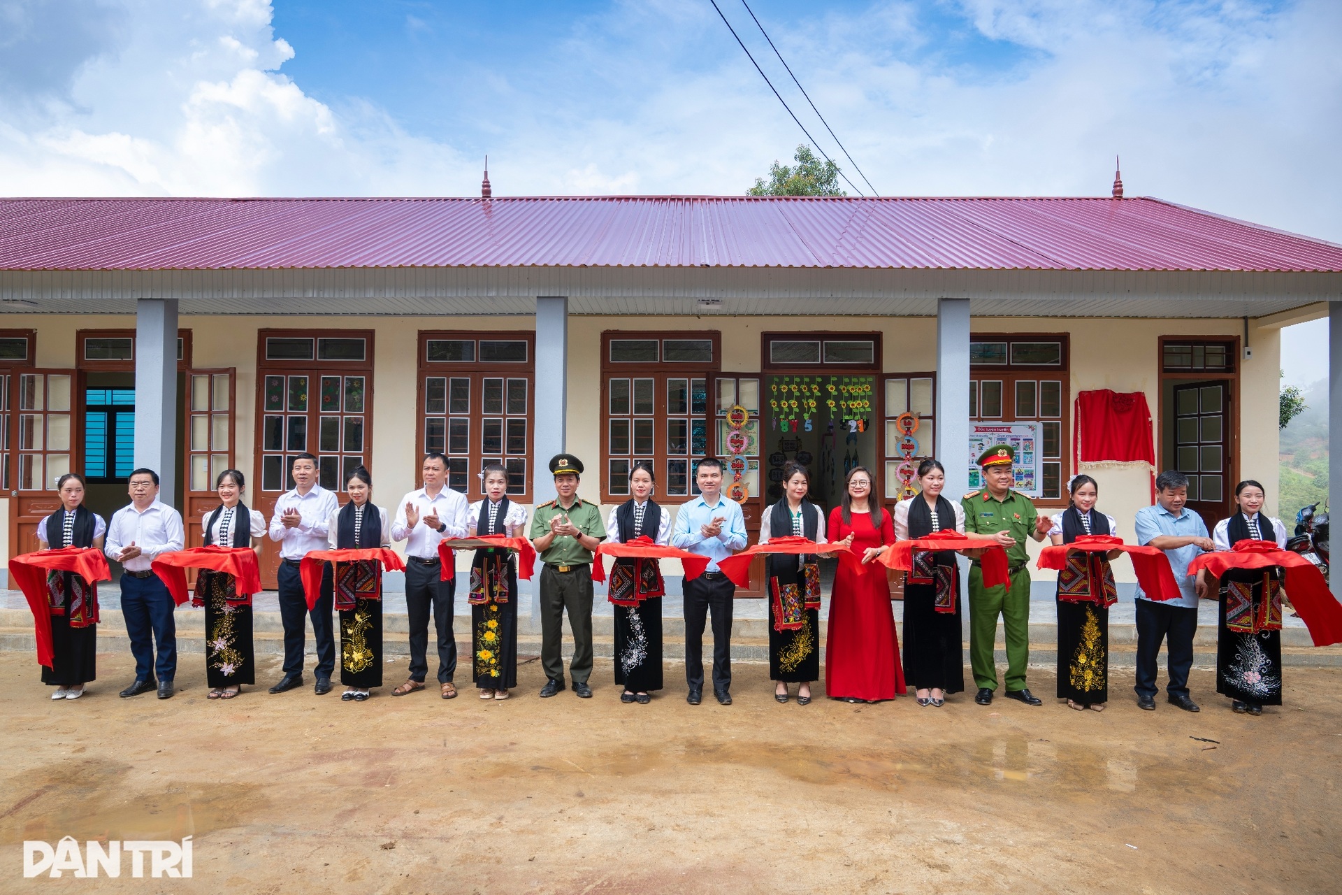 Khánh thành điểm trường trên mây tặng học sinh vùng cao Sơn La - 13