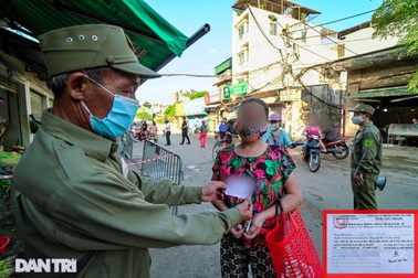 Hà Nội: Phường phát "phiếu ra đường" cho 2.500 hộ dân