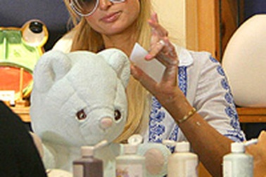 Paris Hilton tìm thú vui mới