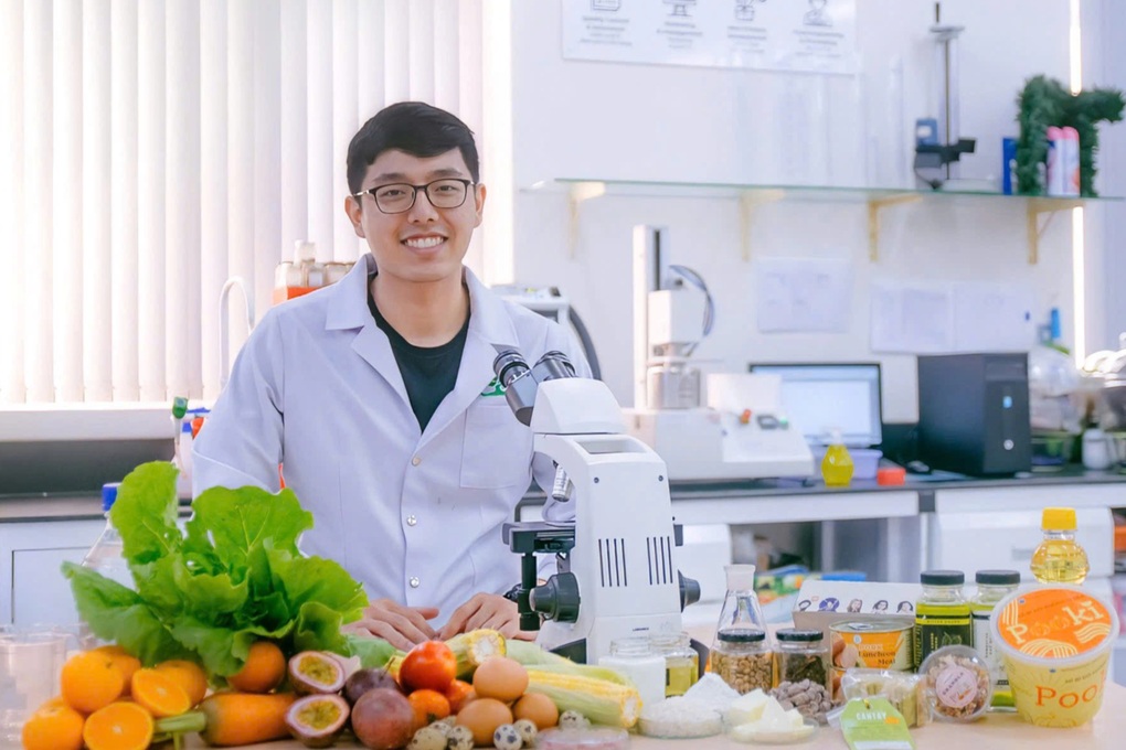Vừa liên lạc, chàng trai được giáo sư nước ngoài cấp học bổng 4 tỷ đồng - 1 Vừa liên lạc, chàng trai được giáo sư nước ngoài cấp học bổng 4 tỷ đồng - 1
