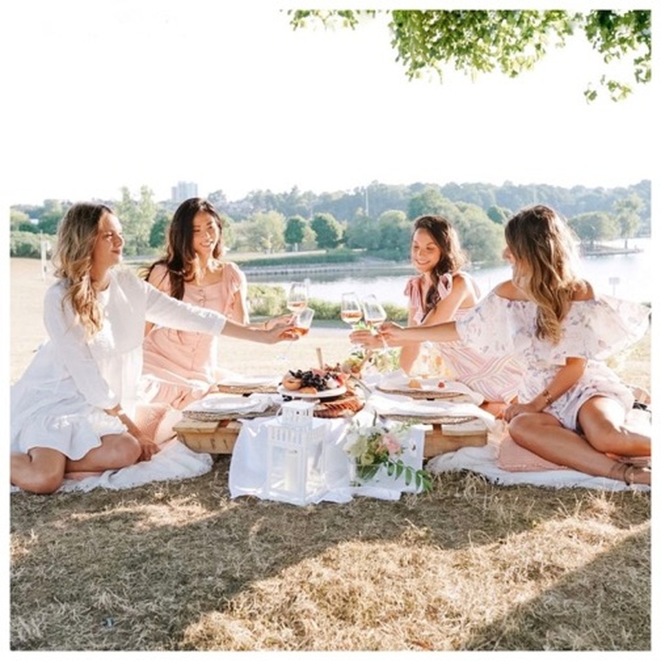 “Trải nghiệm picnic hạng sang” vẫn hút khách thời Covid-19 - 1 “Trải nghiệm picnic hạng sang” vẫn hút khách thời Covid-19 - 1