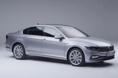 Mẫu xe đối thủ của Toyota Camry bị dừng bán tại Việt Nam do doanh số thấp