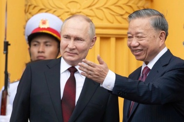 Toàn cảnh lễ đón Tổng thống Nga Putin thăm cấp Nhà nước tới Việt Nam