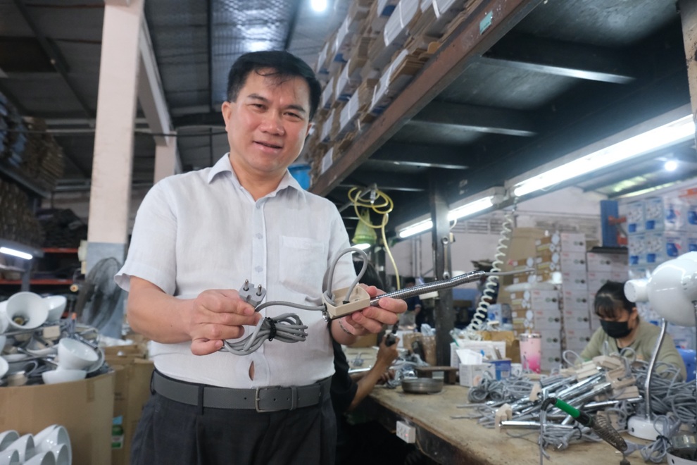 Giải pháp trị liệu tia hồng ngoại và ánh sáng phục vụ ngành y từ Thành Nhân TNE - 2