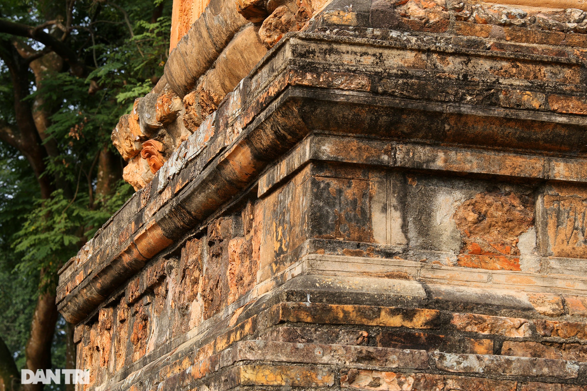 Tháp đất nung cao nhất Việt Nam thời Trần còn lại đến ngày nay - 11 Tháp đất nung cao nhất Việt Nam thời Trần còn lại đến ngày nay - 11