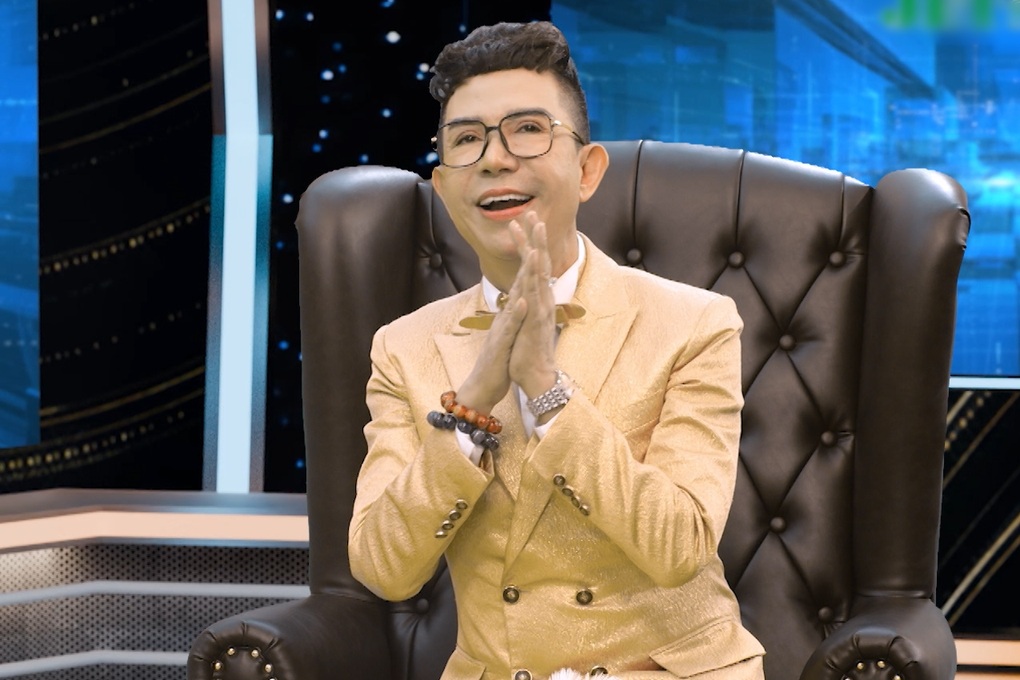 Ca sĩ Long Nhật từng suýt bị đuổi việc vì đình công, chê lương thấp - 1 Ca sĩ Long Nhật từng suýt bị đuổi việc vì đình công, chê lương thấp - 1