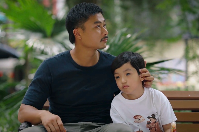 Diễn viên nhí 6 tuổi đóng con trai Duy Hưng trong phim VTV gây sốt