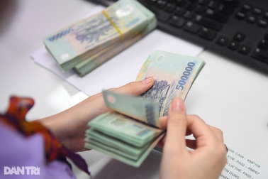 Xử lý sự cố ngân hàng bị rút tiền hàng loạt: "Nóng" vấn đề can thiệp sớm