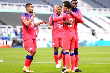 Newcastle 0-2 Chelsea: Phá “ải” St James' Park thành công