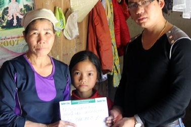 Hơn 10 triệu đồng tiếp tục đến với cháu bé bị bệnh động kinh 