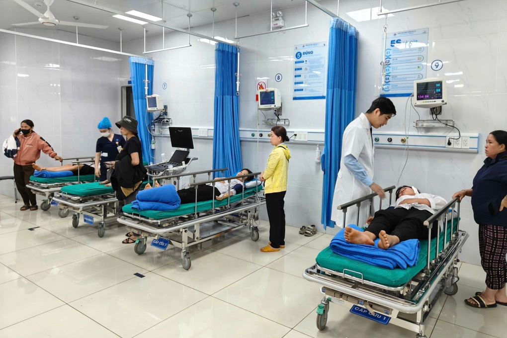 Vụ xe chở học sinh bị lật ở Gia Lai: Còn 5 nạn nhân nằm viện - 2 Vụ xe chở học sinh bị lật ở Gia Lai: Còn 5 nạn nhân nằm viện - 2