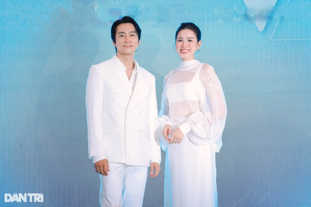 Tài tử Trái tim mùa thu lịch lãm, bảnh bao xuất hiện tại Hà Nội - 5 Tài tử Trái tim mùa thu lịch lãm, bảnh bao xuất hiện tại Hà Nội - 5