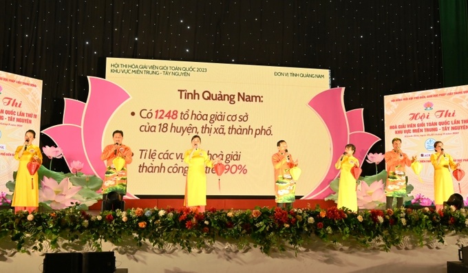 Màn thi phần chào hỏi của đội tỉnh Quảng Nam.