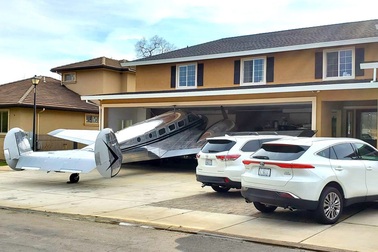 Đến "khu nhà giàu" nơi mỗi nhà đều có gara để máy bay riêng