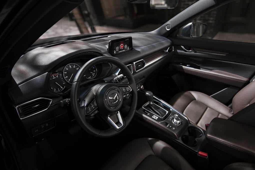 Đặt trước Mazda CX-5 chờ giảm phí trước bạ, khách Việt vẫn bị hớ - 2 Đặt trước Mazda CX-5 chờ giảm phí trước bạ, khách Việt vẫn bị hớ - 2