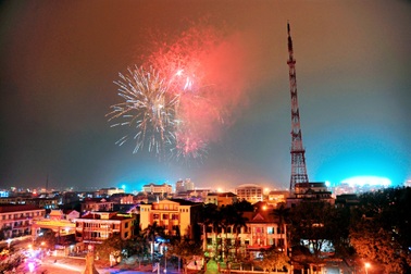 Ninh Bình không bắn pháo hoa đêm giao thừa, dừng lễ hội xuân