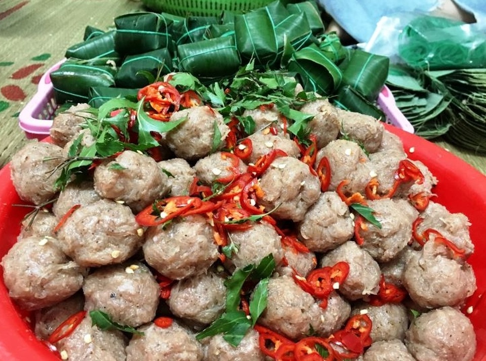 Phố làm nem chua “chạy nước rút” ngày cuối năm - 5 Phố làm nem chua “chạy nước rút” ngày cuối năm - 5