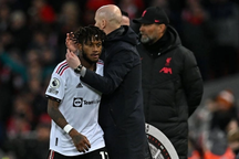 Man Utd cán hàng loạt kỷ lục tệ hại sau thảm bại 0-7 trước Liverpool