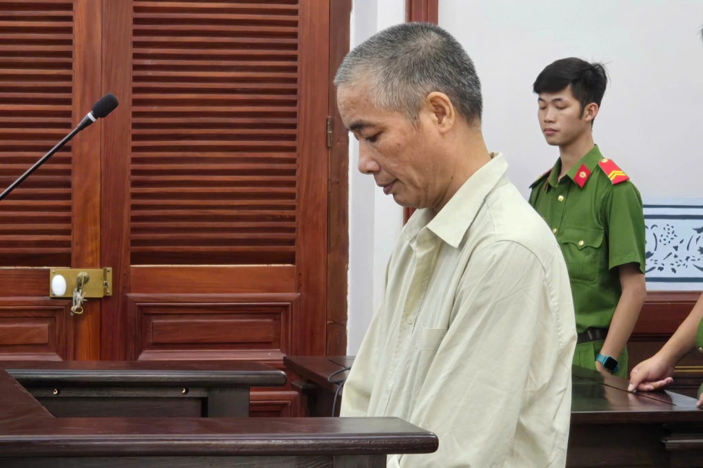 Bị đòi nợ, anh trai đốt nhà em gái - 1 Bị đòi nợ, anh trai đốt nhà em gái - 1