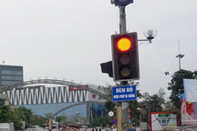 Vượt đèn vàng cũng bị phạt như vượt đèn đỏ?