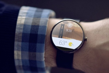Google cho phép Android Wear tương thích với iPhone