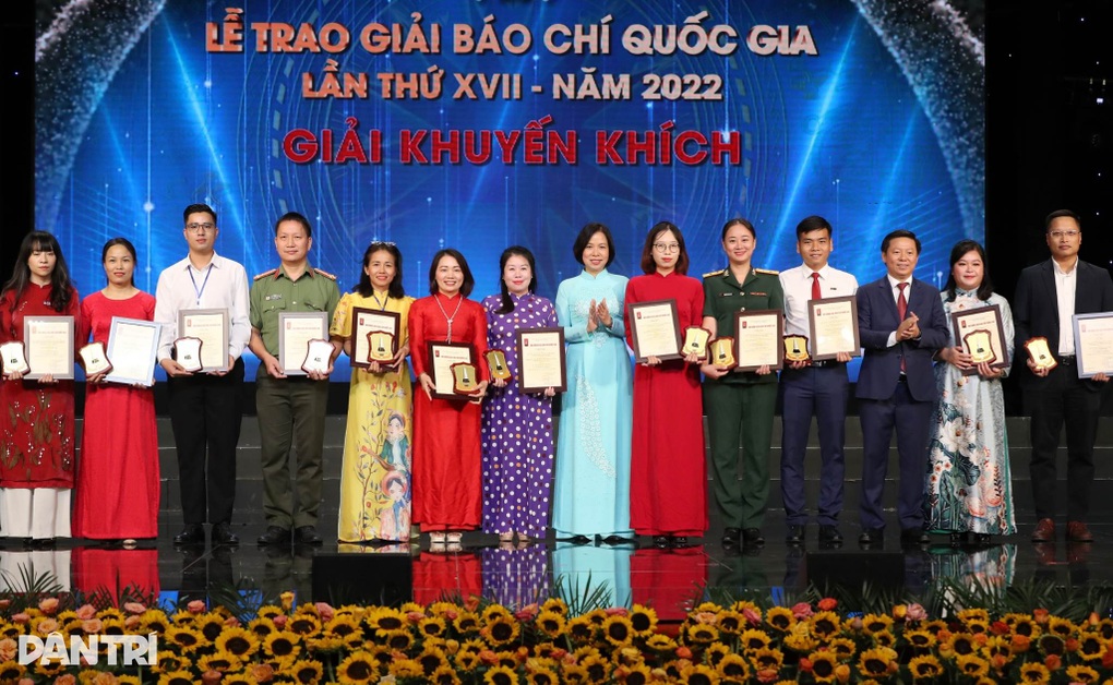 123 tác phẩm đoạt giải Báo chí Quốc gia lần thứ XVII - 2 123 tác phẩm đoạt giải Báo chí Quốc gia lần thứ XVII - 2