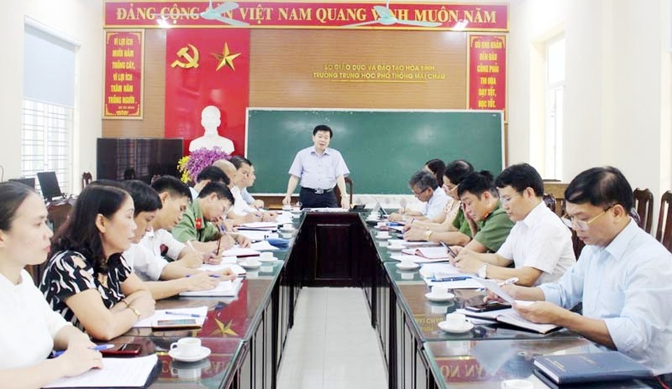 Hòa Bình: Chuẩn bị xuồng cao tốc chuyển đề thi khi thời tiết cực đoan - 1 Hòa Bình: Chuẩn bị xuồng cao tốc chuyển đề thi khi thời tiết cực đoan - 1