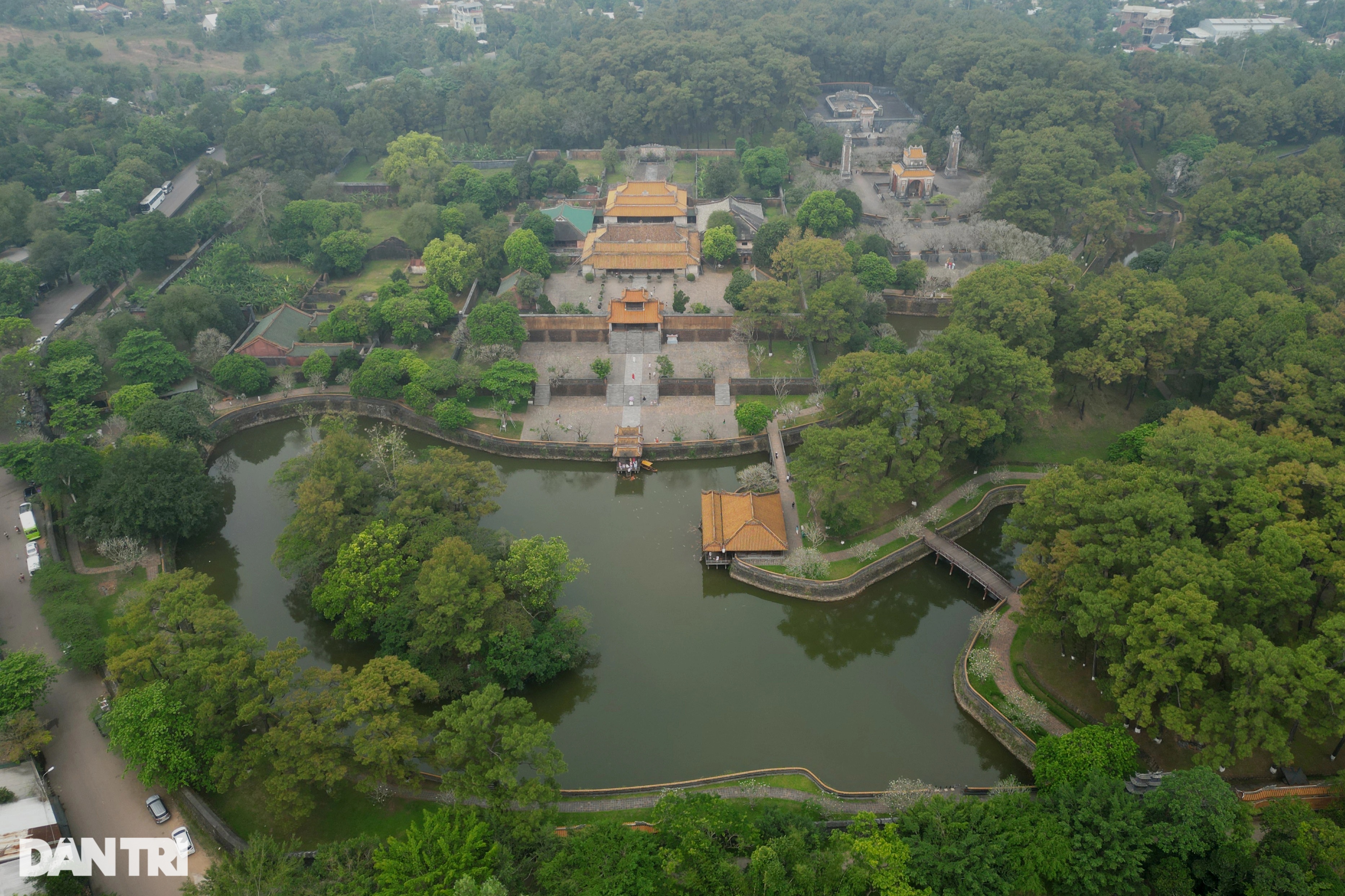 View - Nơi yên nghỉ của vua Tự Đức - vị vua nổi tiếng uyên bác của triều Nguyễn | Báo Dân trí