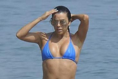 Sao Hollywood, 40 tuổi vẫn gợi cảm