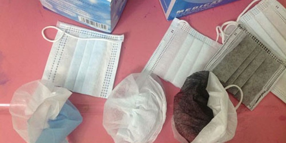 Cách phân biệt khẩu trang y tế kém chất lượng - 3 Cách phân biệt khẩu trang y tế kém chất lượng - 3