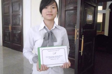 "Cơm ăn có thể thiếu chứ em không thể bỏ học"   