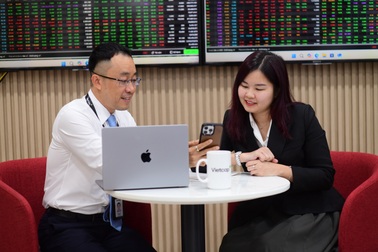 Vietcap tôn vinh và ghi dấu hành trình đầu tư của phái đẹp nhân dịp 20/10