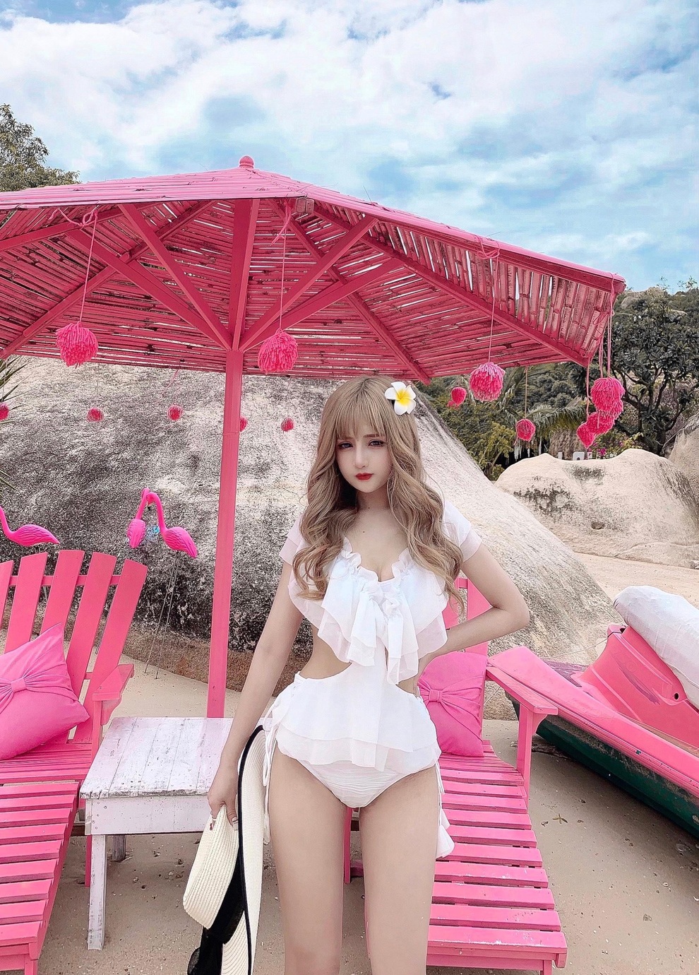 Sở hữu vẻ đẹp không tuổi, hot girl gây bất ngờ khi tiết lộ năm sinh - 3 Sở hữu vẻ đẹp không tuổi, hot girl gây bất ngờ khi tiết lộ năm sinh - 3