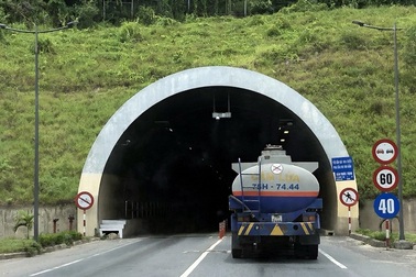 "Điểm mặt" những loại hàng hóa nguy hiểm vận chuyển liên tục trên đường