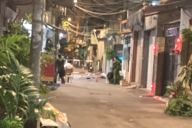 Mâu thuẫn trẻ con đá bóng, một người bị đâm chết