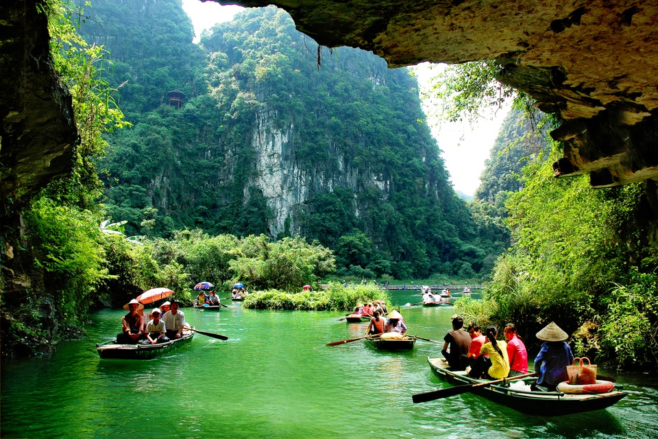 Vé tham quan danh thắng Tràng An tiếp tục tăng từ đầu năm 2020 - 1 Vé tham quan danh thắng Tràng An tiếp tục tăng từ đầu năm 2020 - 1