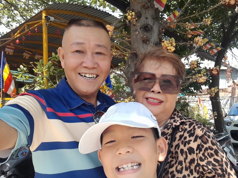 Nghệ sĩ Vũ Thanh và vợ 75 tuổi: Bán bún mọc, ở nhà thuê, nuôi cháu ăn học - 11 Nghệ sĩ Vũ Thanh và vợ 75 tuổi: Bán bún mọc, ở nhà thuê, nuôi cháu ăn học - 11
