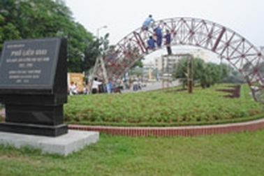 Chỉnh trang đường phố phục vụ APEC