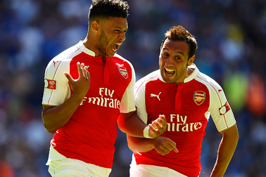 Chelsea 0-1 Arsenal: Tuyệt phẩm của Oxlade-Chamberlain