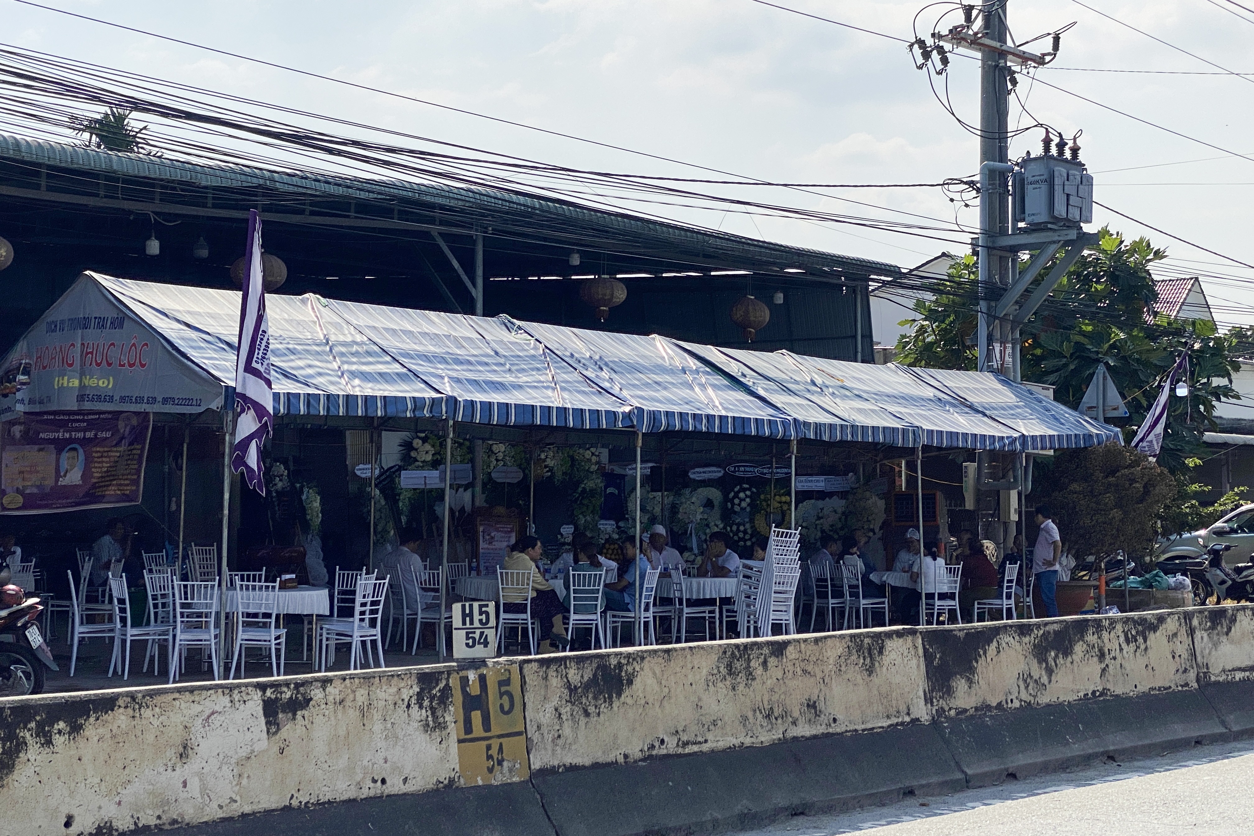 Người thân lên tiếng vụ anh trai lái Lexus tông em gái tử vong ở Tây Ninh | Báo Dân trí