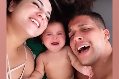 Bọn trẻ xuất hiện, và cuộc sống của cha mẹ thay đổi