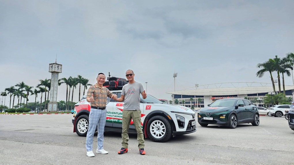 Chủ xe VinFast VF 7 thực hiện hành trình vượt 50.000km xuyên qua 3 châu lục - 1 Chủ xe VinFast VF 7 thực hiện hành trình vượt 50.000km xuyên qua 3 châu lục - 1