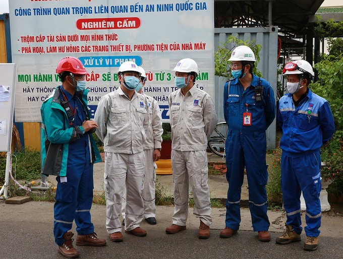 BSR vừa bảo dưỡng tổng thể vừa chống bão số 5 - Ảnh 1. BSR vừa bảo dưỡng tổng thể vừa chống bão số 5 - Ảnh 1.