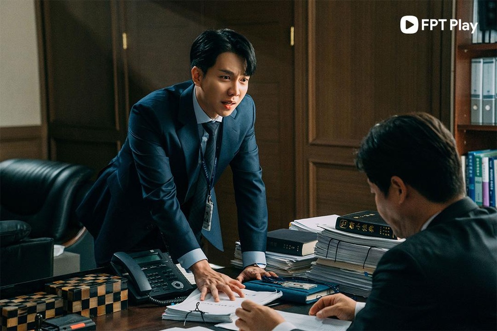 Lee Seung Gi quen mà lạ trong Quán Cà Phê Luật trên FPT Play sau 10 năm - 3 Lee Seung Gi quen mà lạ trong Quán Cà Phê Luật trên FPT Play sau 10 năm - 3