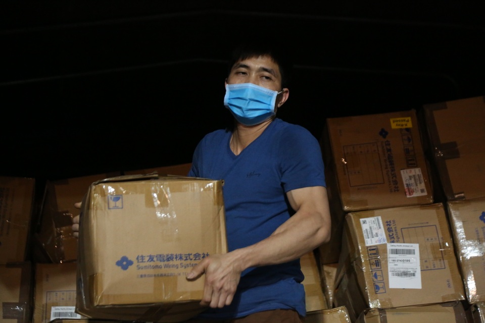 Hà Nội: Cửu vạn gồng mình kiếm thu nhập gấp 3 lần trong ngày cận Tết - 2