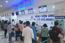 Công an làm việc với cô gái tố bác sĩ đòi "vui vẻ" mới đưa thuốc