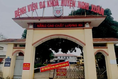 Đốt than củi sưởi ấm, 2 mẹ con nhập viện cấp cứu