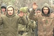 Nga đăng ảnh binh sĩ Ukraine đầu hàng ở "chảo lửa" Mariupol